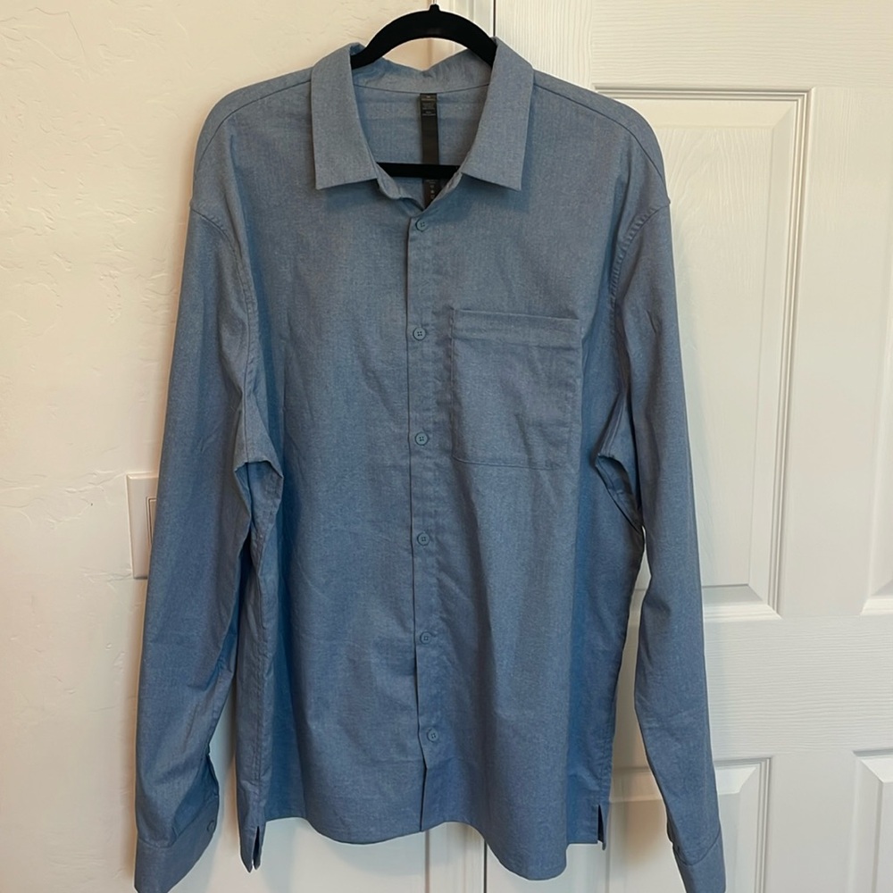 Men’s Lululemon button-downXXL